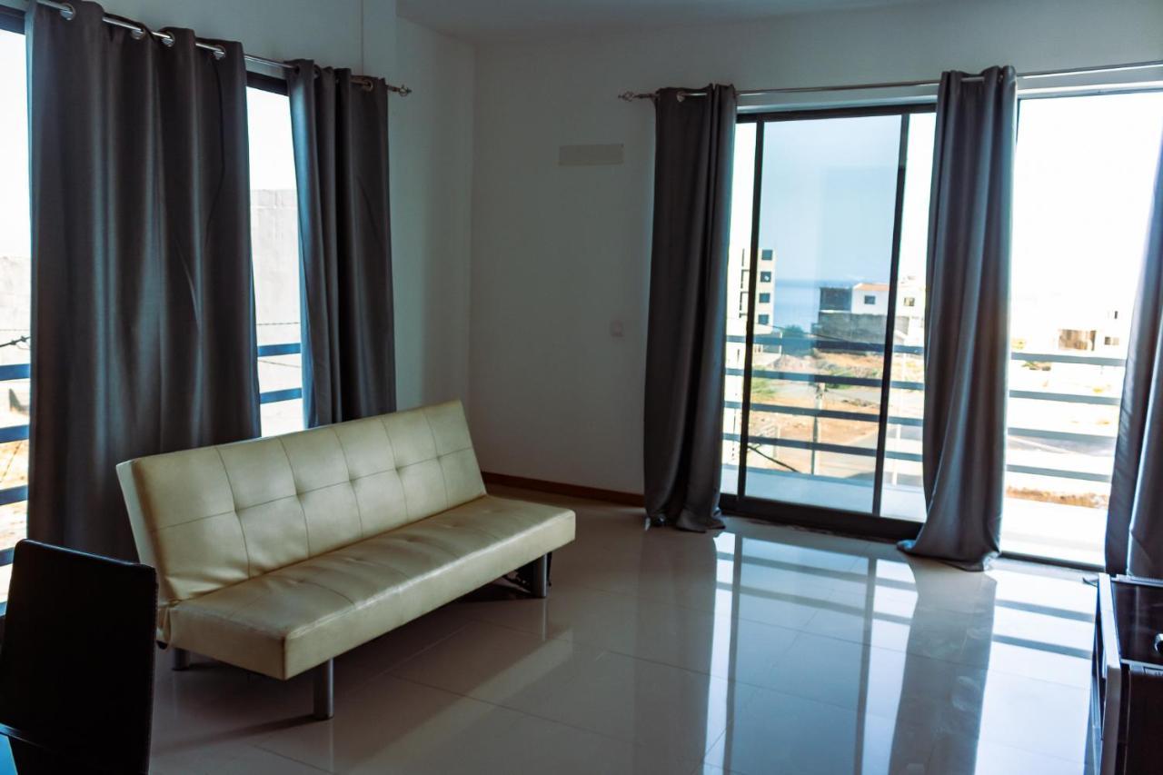 Beautiful&brand new 2 bedrooms apartment/ Magnifico e novo apartamento T2 Praia Esterno foto